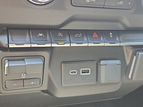 Certified 2026 Chevrolet Silverado 1500 Custom AWD/4WD image 26