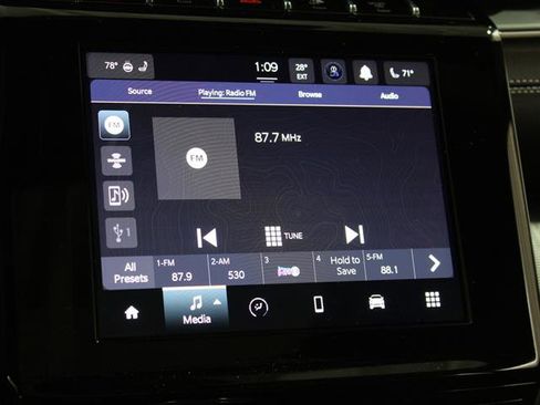 Used 2023 Jeep Grand Cherokee L Laredo image 10