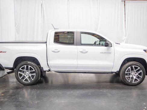 Used 2024 Chevrolet Colorado Z71 w/ Z71 Convenience Package 2 AWD/4WD image 6