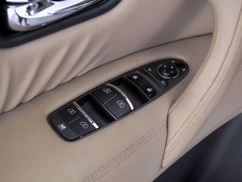 Used 2020 Nissan Armada Platinum w/ Captain's Chairs Package AWD/4WD image 17