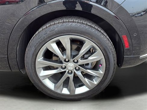 Used 2021 Buick Envision Avenir w/ Technology Package II image 40