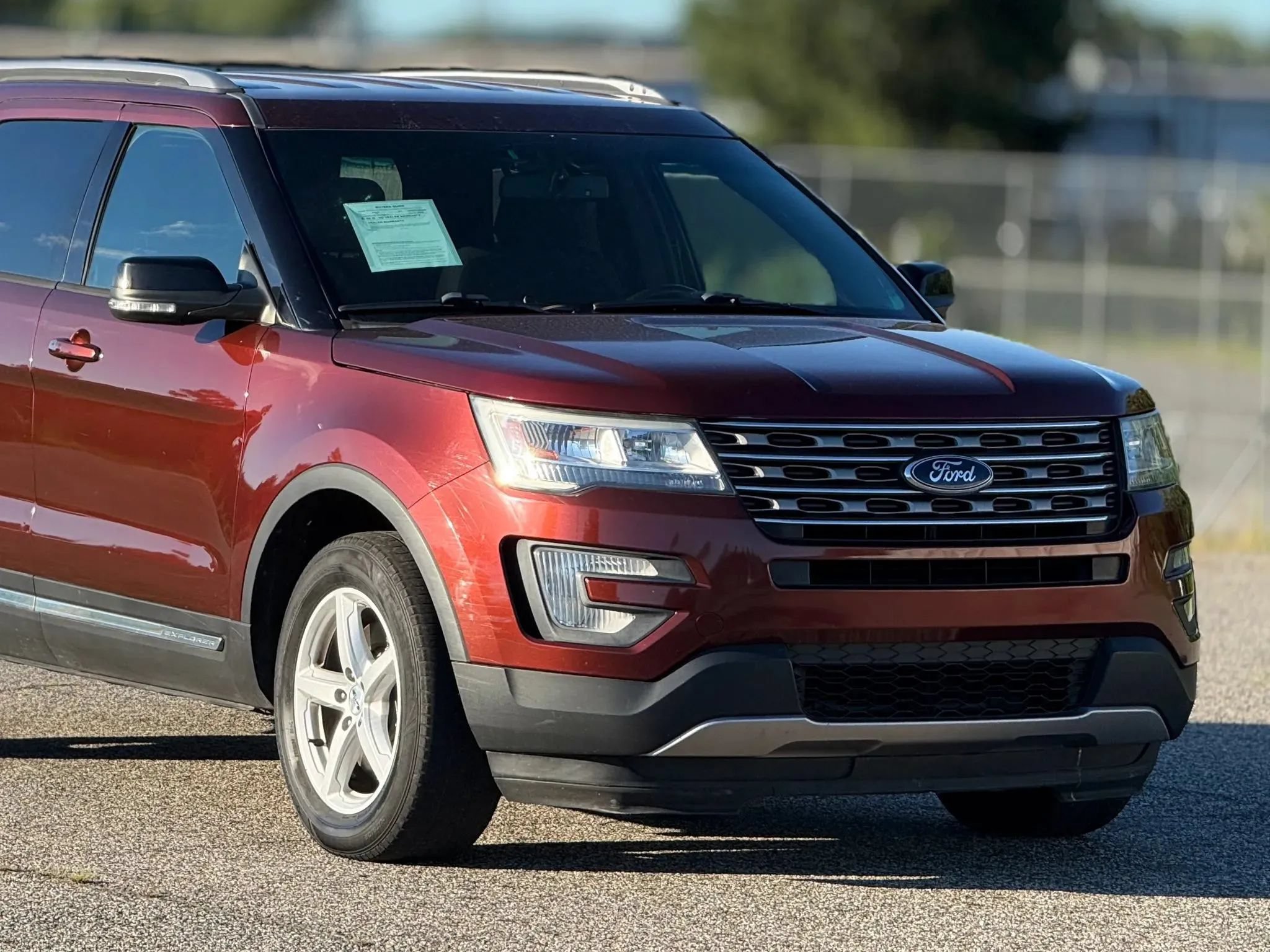 Used 2016 Ford Explorer XLT w/ Equipment Group 201A AWD/4WD image 15