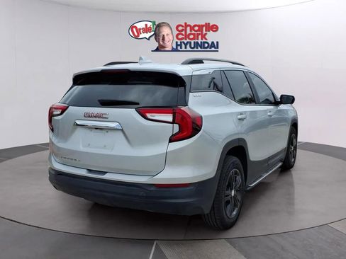 Used 2022 GMC Terrain SLE w/ Driver Convenience Package image 5