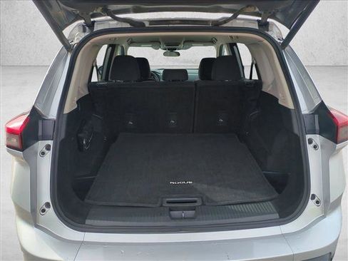 Used 2024 Nissan Rogue SV image 6