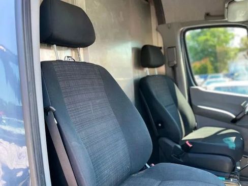 Used 2018 Mercedes-Benz Sprinter 2500 image 18