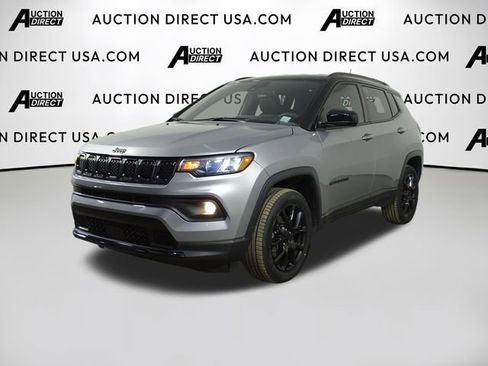 Used 2023 Jeep Compass Latitude AWD/4WD image 1