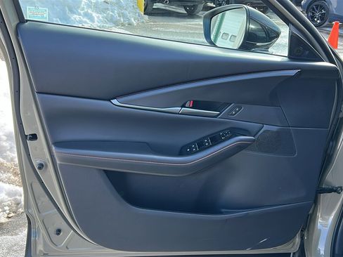 Certified 2025 MAZDA CX-30 Carbon image 9