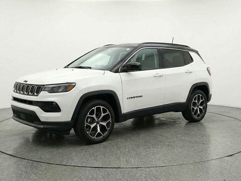 Used 2025 Jeep Compass Limited AWD/4WD image 3