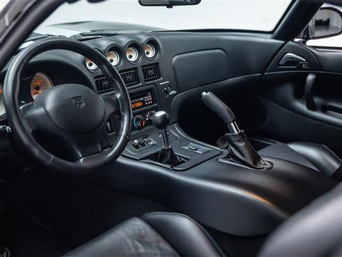 Used 2000 Dodge Viper GTS image 16