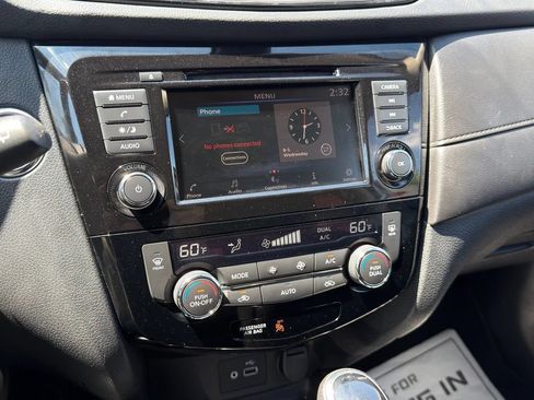 Used 2020 Nissan Rogue SV AWD/4WD image 27