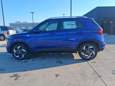 New 2025 Hyundai Venue Limited image 8