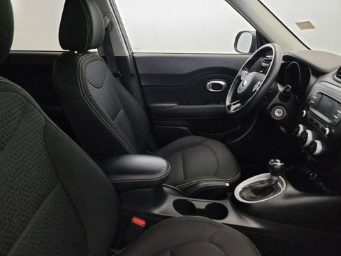 Used 2016 Kia Soul + FWD image 21