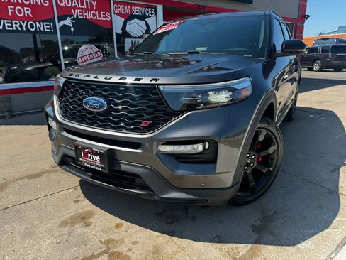 Used 2020 Ford Explorer ST w/ ST Street Pack AWD/4WD image 2