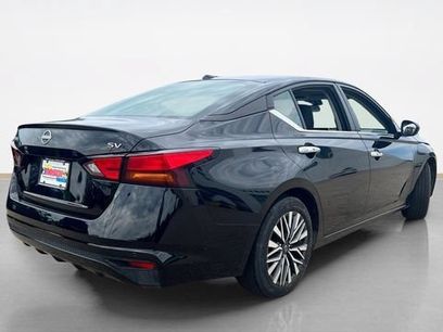 Used 2024 Nissan Altima 2.5 SV