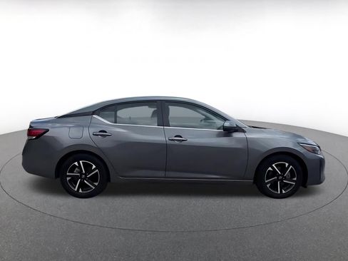 Used 2025 Nissan Sentra SV FWD image 13