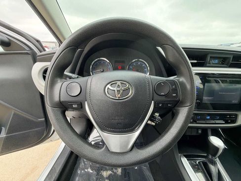 Used 2017 Toyota Corolla LE FWD image 19