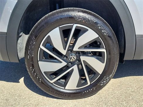 Used 2024 Volkswagen Atlas SE image 8