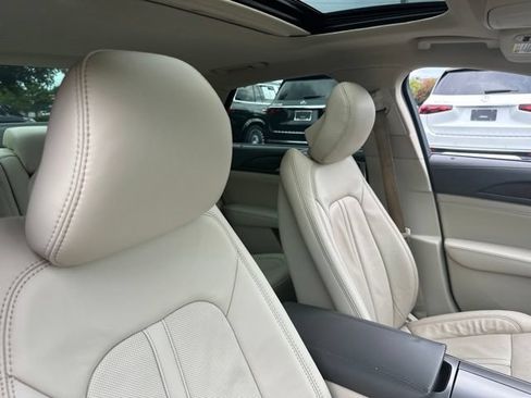 Used 2017 Lincoln MKZ Reserve FWD image 34
