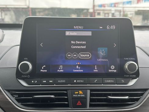 Used 2025 Nissan Altima 2.5 SV FWD image 23