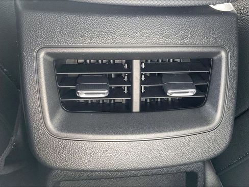 Used 2024 Chevrolet Equinox EV LT image 12