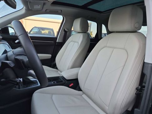 Certified 2025 Audi Q3 2.0T Premium w/ Convenience Package image 15