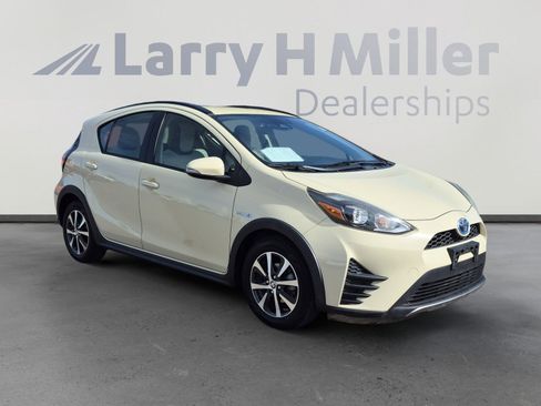 Used 2018 Toyota Prius C One FWD image 7
