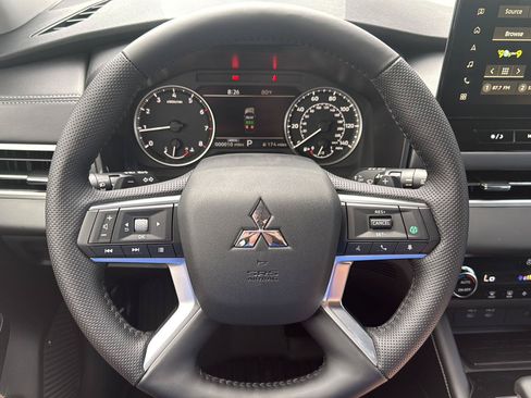 New 2026 Mitsubishi Outlander AWD image 20