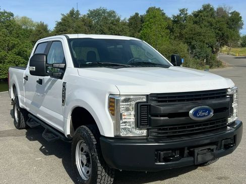 Used 2019 Ford F250 XL w/ Power Equipment Group AWD/4WD image 3