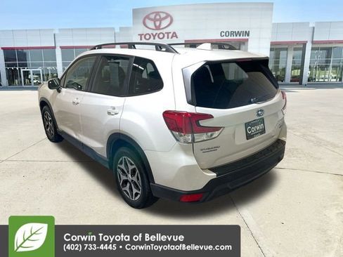 Used 2023 Subaru Forester Premium image 6