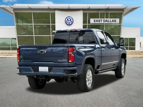Used 2025 Chevrolet Silverado 2500 High Country w/ Technology Package AWD/4WD image 3
