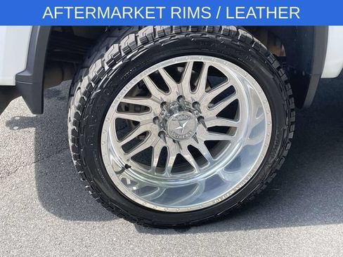 Used 2020 Chevrolet Silverado 2500 High Country w/ Technology Package AWD/4WD image 8
