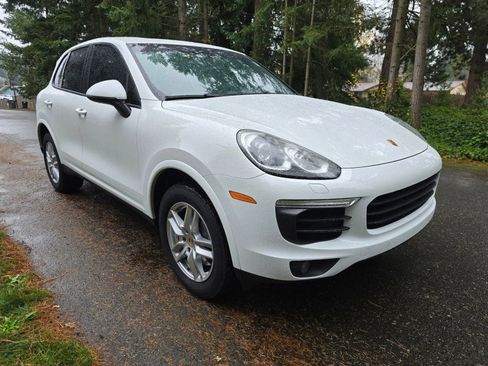 Used 2017 Porsche Cayenne Platinum Edition image 7