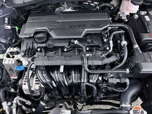 Used 2025 Hyundai Kona SEL AWD/4WD image 12