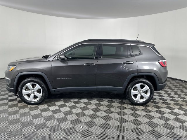 Used 2017 Jeep Compass Latitude w/ Popular Equipment Group AWD/4WD image 29