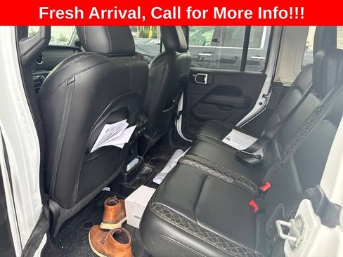 Used 2022 Jeep Wrangler Unlimited Sahara AWD/4WD image 9