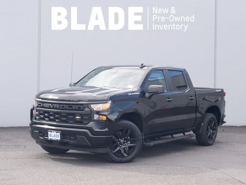 Used 2022 Chevrolet Silverado 1500 Custom AWD/4WD image 1