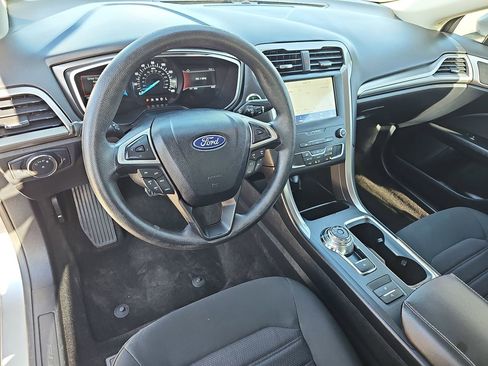 Used 2020 Ford Fusion SE image 15