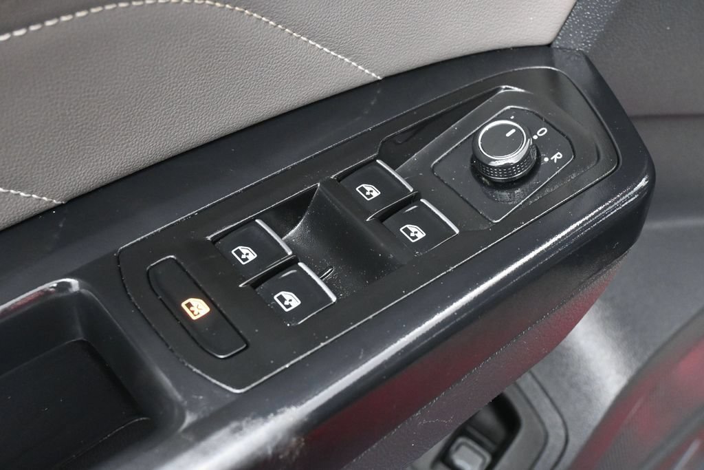 Used 2021 Volkswagen Atlas Cross Sport SE w/ Panoramic Sunroof Package FWD image 14