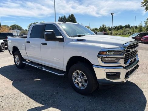 Used 2025 RAM 2500 Big Horn AWD/4WD image 8