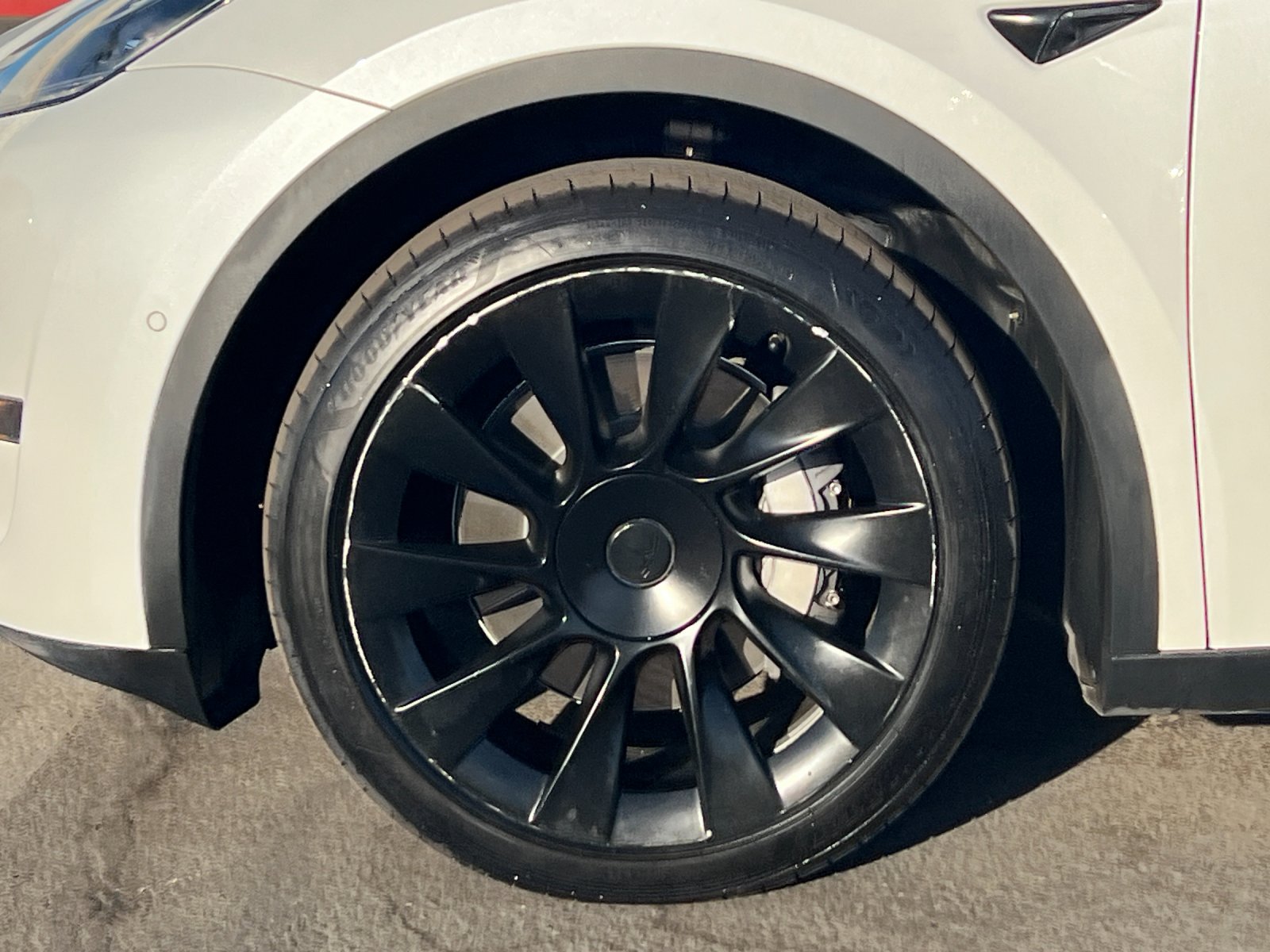Used 2021 Tesla Model Y Long Range AWD/4WD image 25