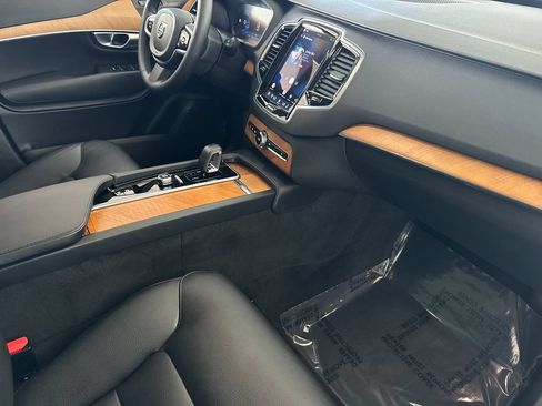 Certified 2023 Volvo XC90 T8 Plus AWD/4WD image 16