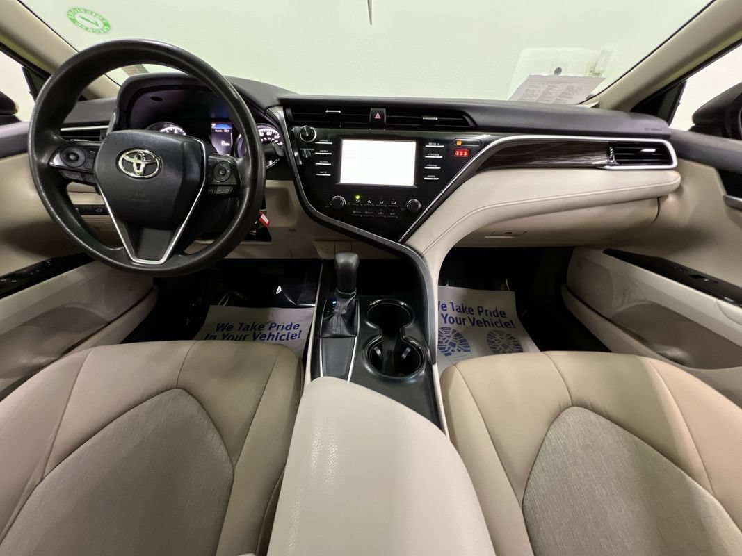Used 2018 Toyota Camry LE FWD image 17
