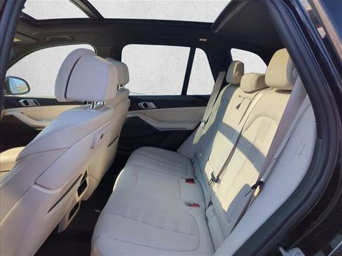 Used 2022 BMW X5 sDrive40i w/ Luxury Seating Package image 16