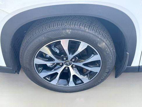 Used 2024 Toyota Grand Highlander AWD Hybrid image 35