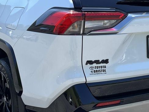 Used 2025 Toyota RAV4 XSE w/ Weather Package AWD/4WD image 5