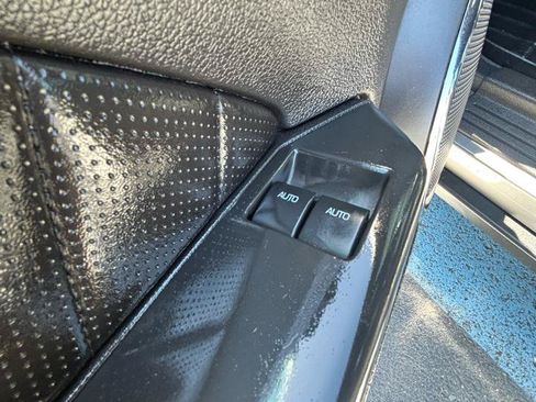 Used 2010 Ford Mustang GT RWD image 9