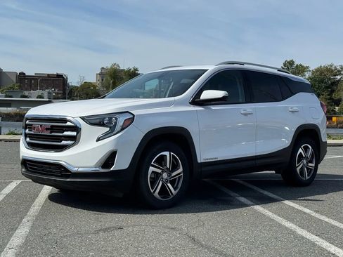 Used 2020 GMC Terrain SLT image 3