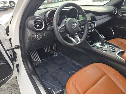 Used 2022 Alfa Romeo Giulia Ti AWD/4WD image 22