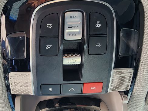 Used 2022 Hyundai Palisade Limited w/ Cargo Package FWD image 13