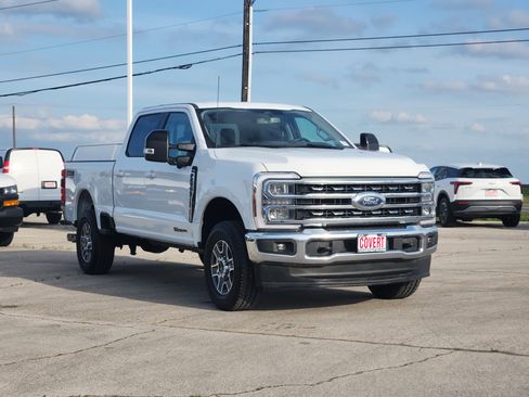 Used 2024 Ford F250 Lariat w/ FX4 Off-Road Package AWD/4WD image 3
